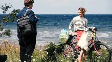 Roter Himmel film trailer button