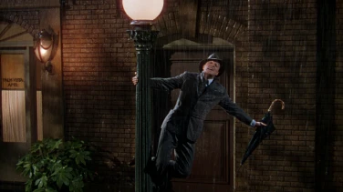 Singin' in the Rain film trailer button