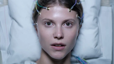 Thelma (2017) film trailer button