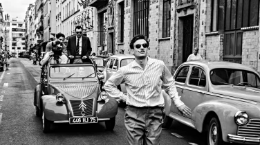 Nouvelle Vague film trailer button