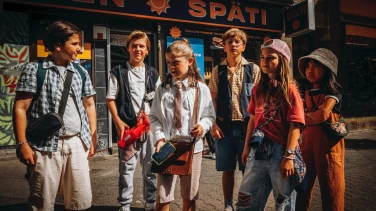 Emil und die Detektive film trailer button