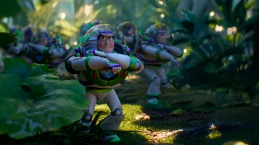 Toy Story 5 film trailer button
