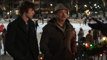 The Holdovers film trailer button