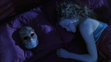 Eyes Wide Shut film trailer button