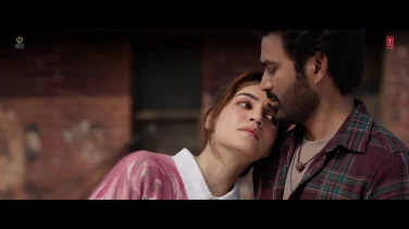 Tere Ishk Mein film trailer button
