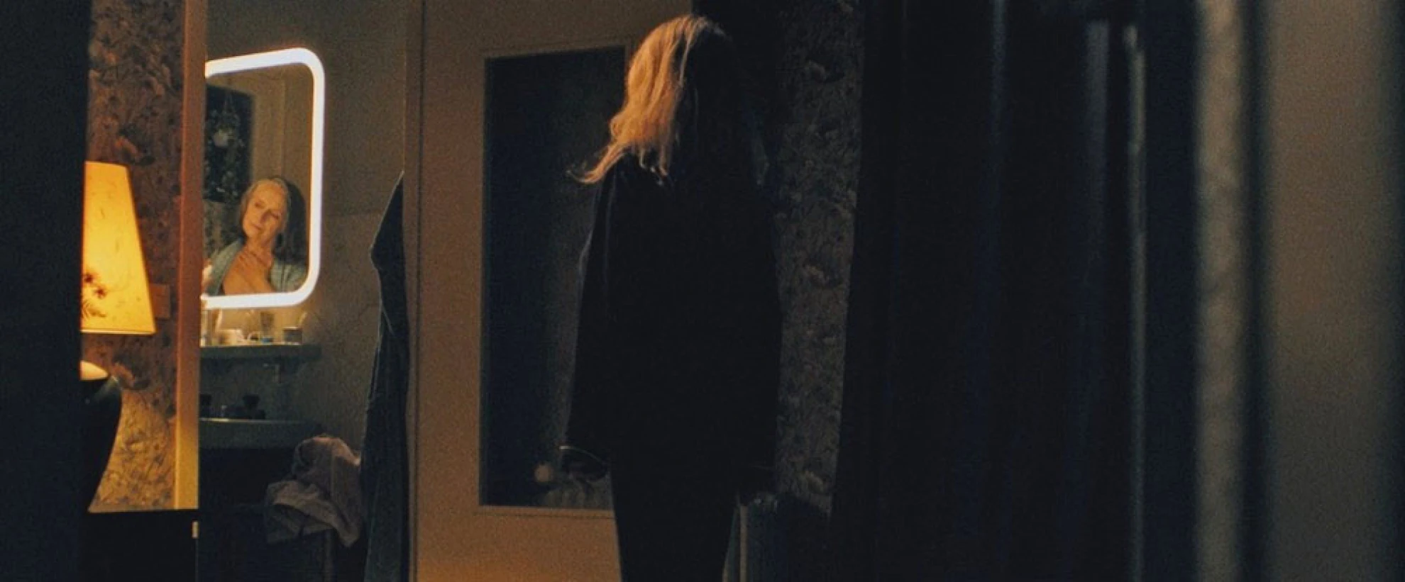 Deux hero banner image placeholder