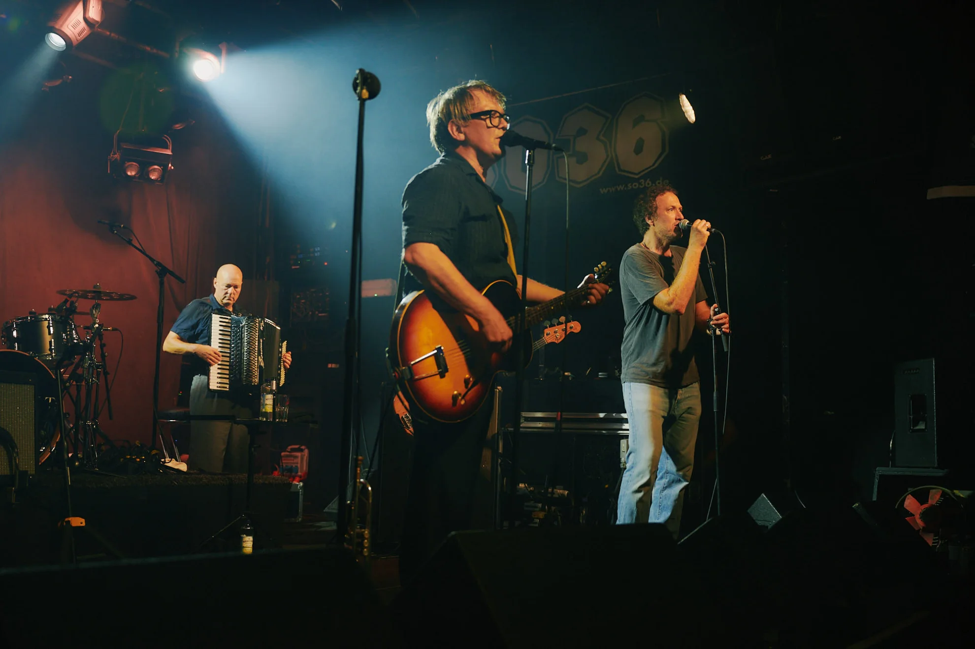 Element of Crime - Wenn es dunkel und kalt wird in Berlin hero banner image