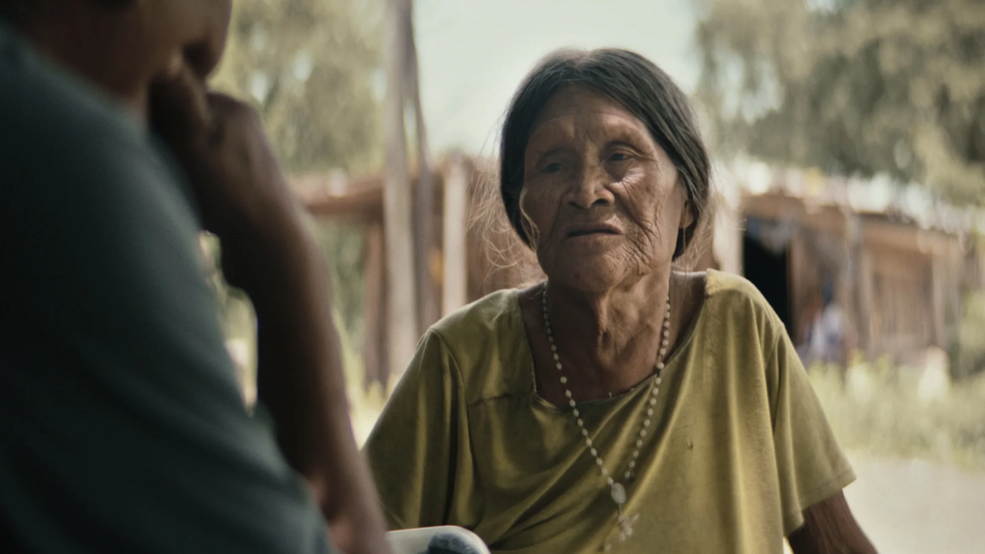 Apenas el sol hero banner image