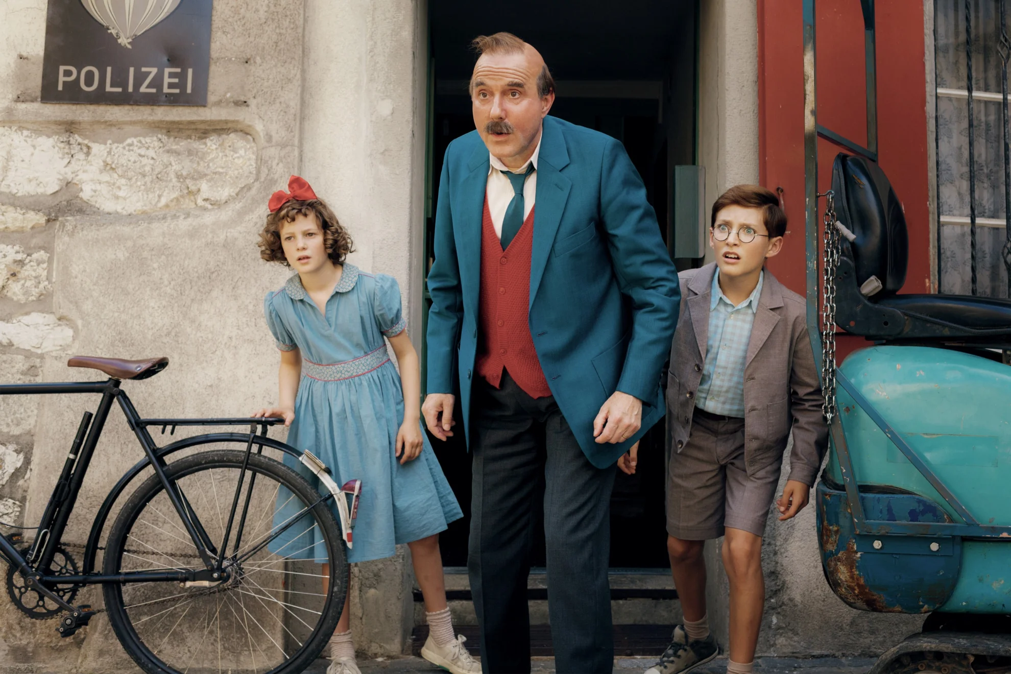 Papa Moll hero banner image placeholder