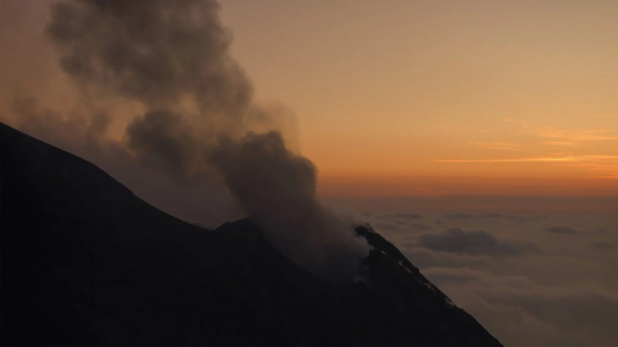 Apfel und Vulkan – Auf der Suche nach dem was bleibt hero banner image placeholder