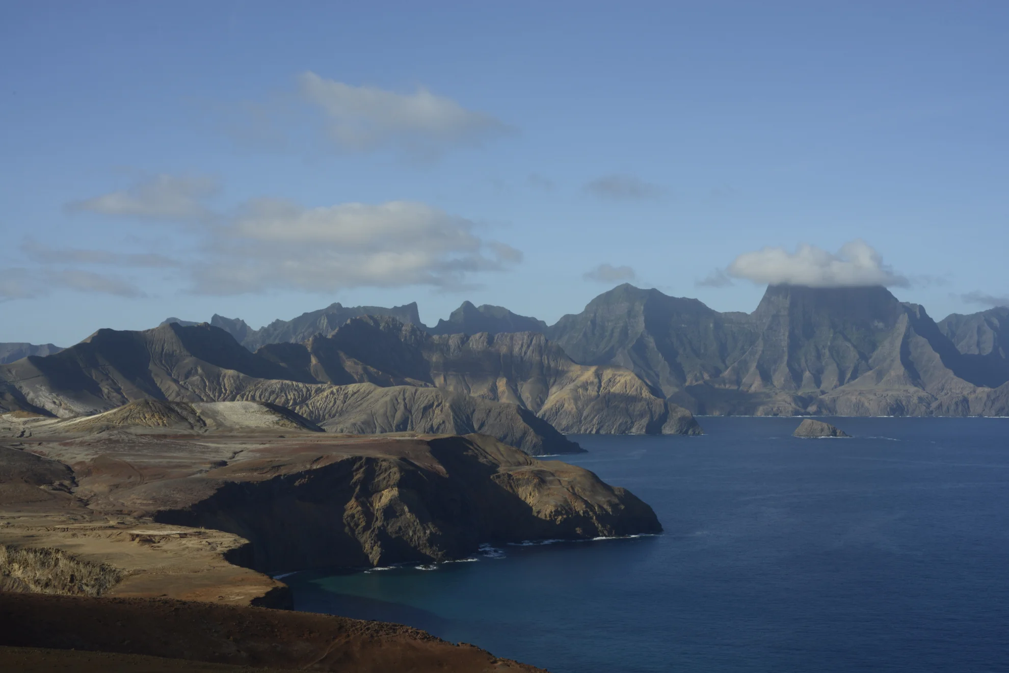 Insulaire hero banner image